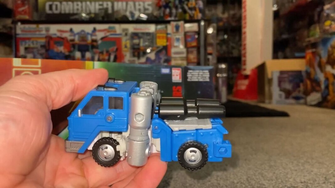 Transformers Golden Disk Puffer & Road Ranger In Hand Image  (47 of 53)